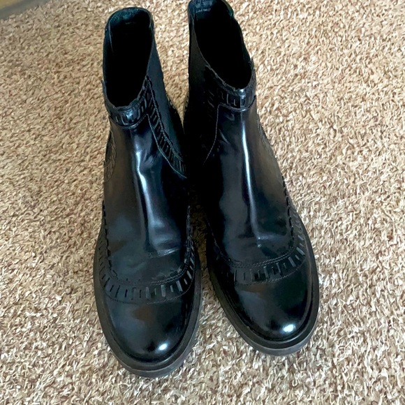 Tod's black Chelsea boots size 38 - Picture 2 of 11